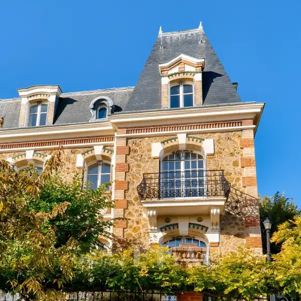 ELEGANT FAMILY HOME WITH GARDEN AND TERRACE SERENITY