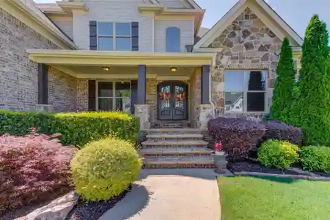 Golf Course Views Paired with Elevated Luxury Living