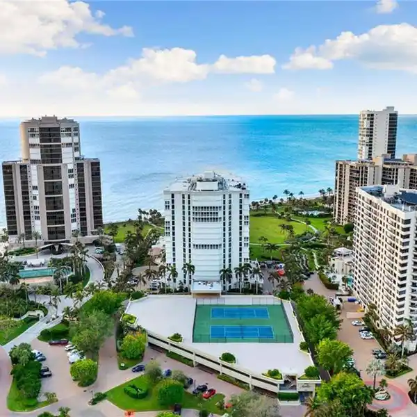 BRIGHT BAYFRONT OASIS WITH EXPANSIVE LANAI