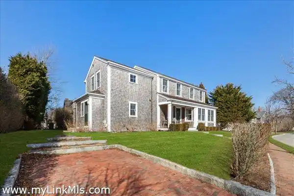 Custom Home on Highly Sought-after Gingy Lane
