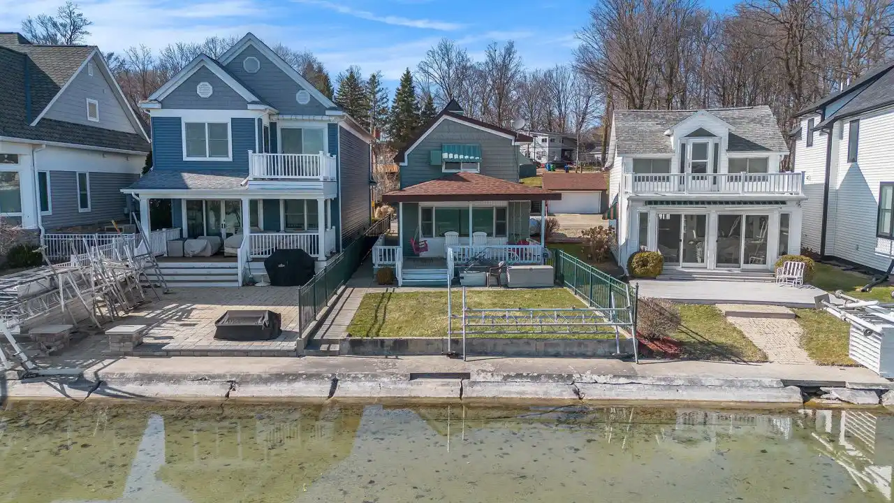 Charming Cottage on Diamond Lake