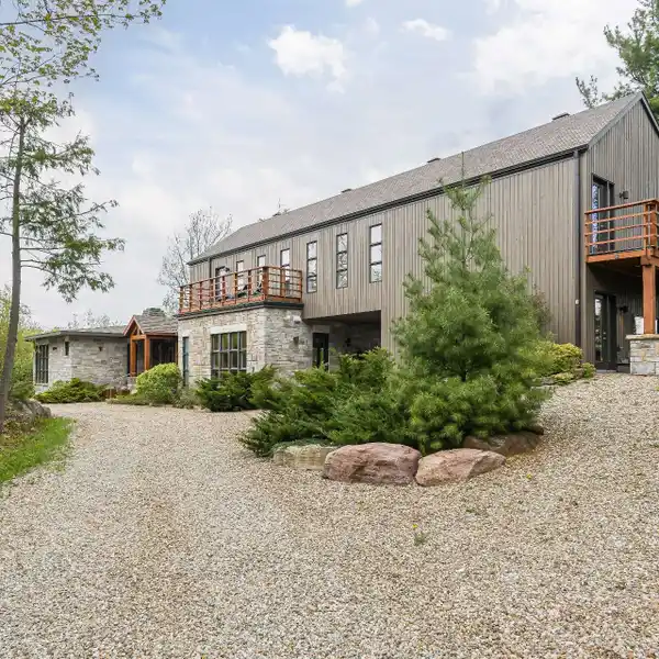 MAGNIFICENT RESIDENCE IN THE BOISE DE RIGAUD AREA