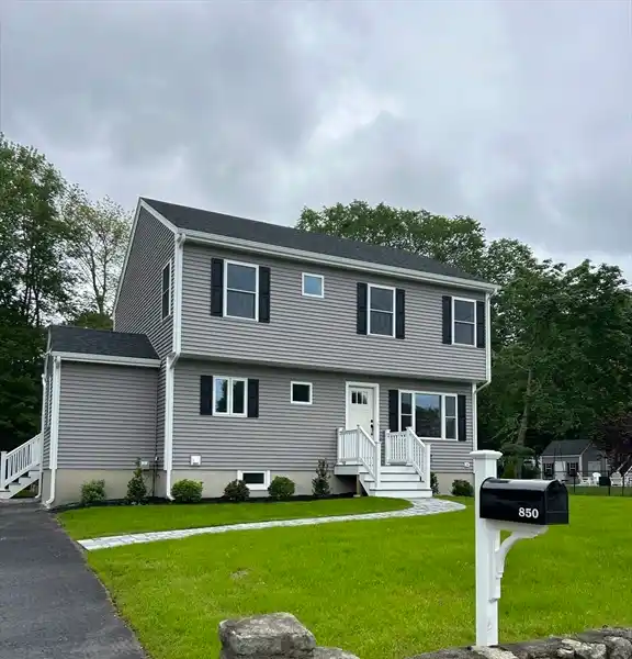BEAUTIFULLY RENOVATED HOME IN CONVENIENT LOCATION