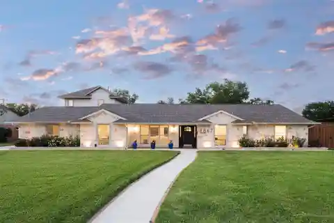 Beautifully Renovated Open-plan Home