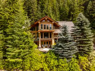 Ski-in/ski-out West Coast Mountain Chalet