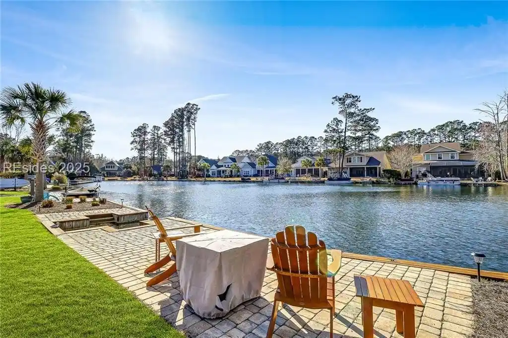 Beautiful Lakefront Home in Hampton Lake