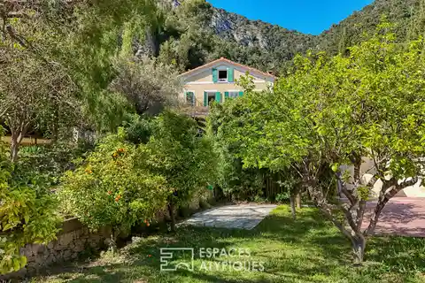 Character Villa in Commanding Position