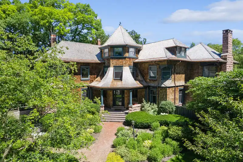 Remarkable Property in Winnetka