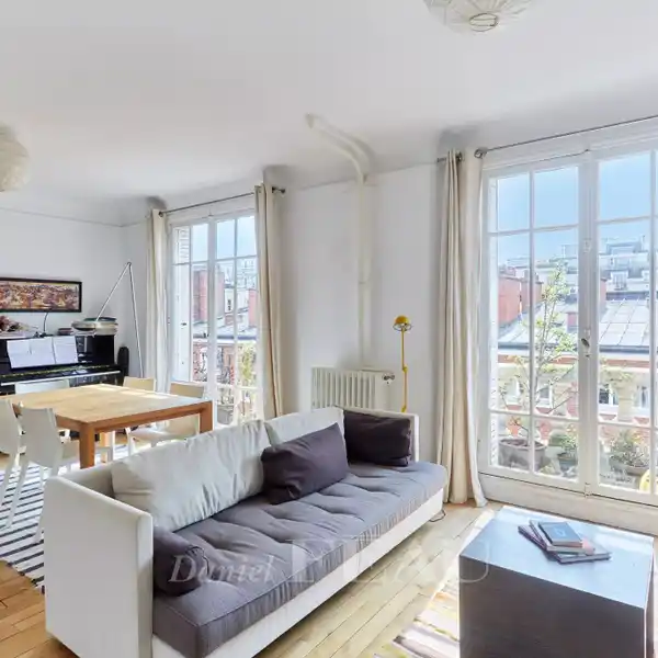 PEACEFUL AND SUNNY APARTMENT