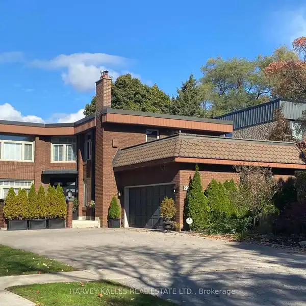 GRAND FAMILY HOME EXUDES WARMTH AND SOPHISTICATION