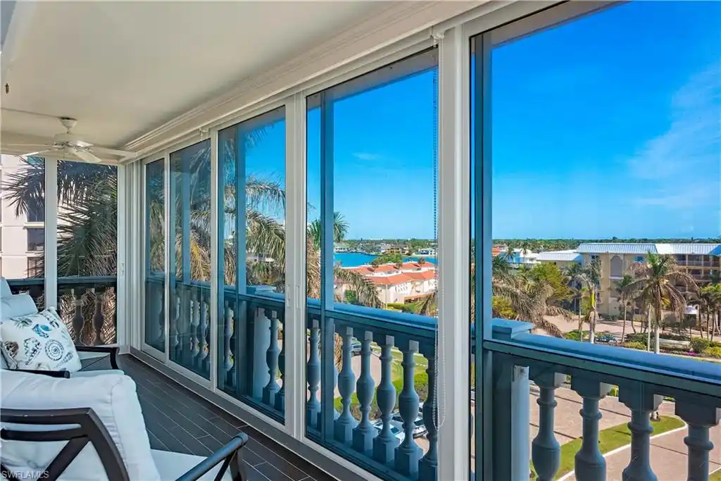 Meticulously Updated Sixth-floor Residence at the Prestigious Martinique Club