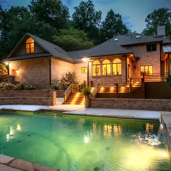 FABULOUS ESTATE PROPERTY ON 3.3 ACRES