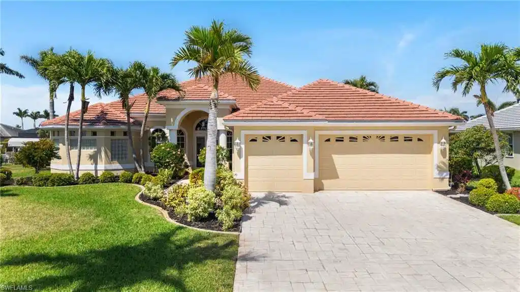 Luxury and Comfort in Prestigious Cape Harbour