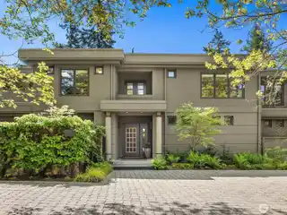 Contemporary Medina Heights Landmark