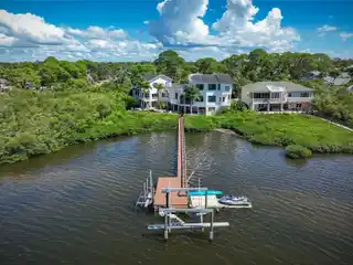 Extraordinary Waterfront Residence