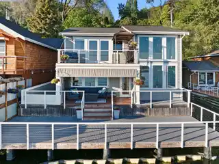 Experience Pnw Bliss in This Spectacular Residence