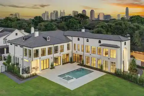 Amazing New Construction Residence in Tanglewood