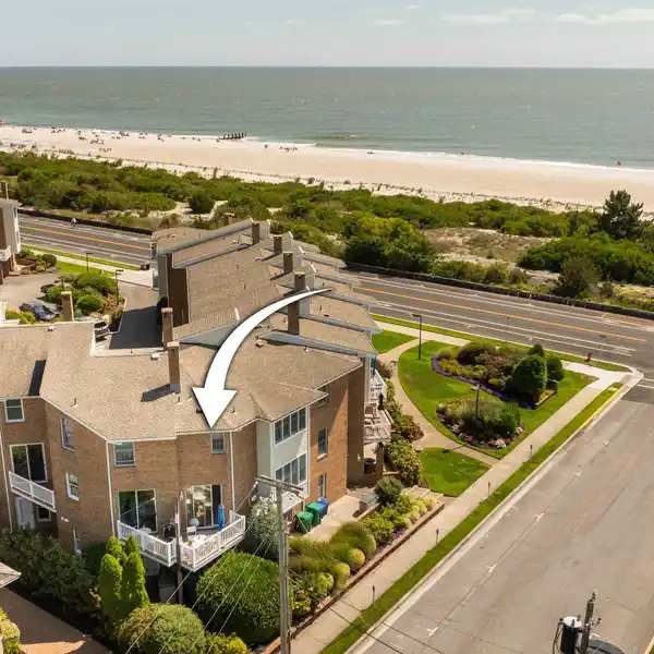 RARE BEACHFRONT TOWNHOME IN CAPE MAY