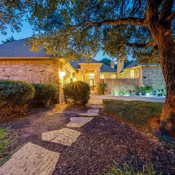 CLASSIC DESIGN IN A PRIME LOCATION