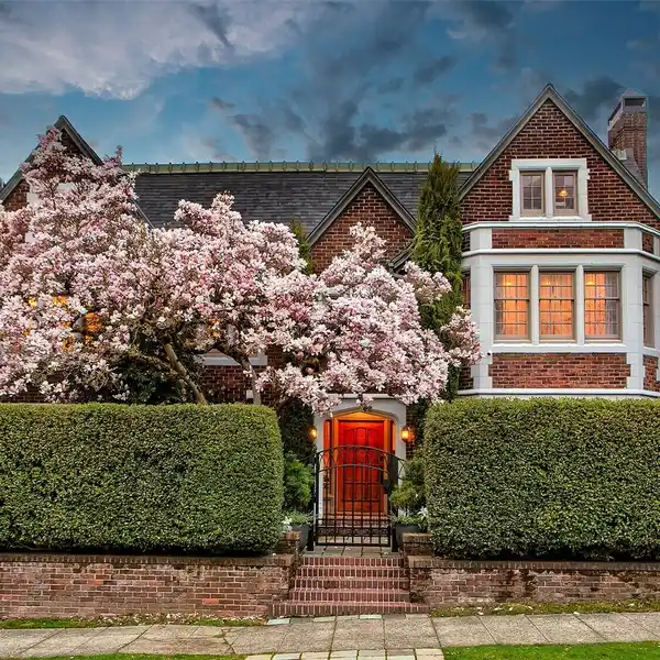 THE BULLITT MANSION