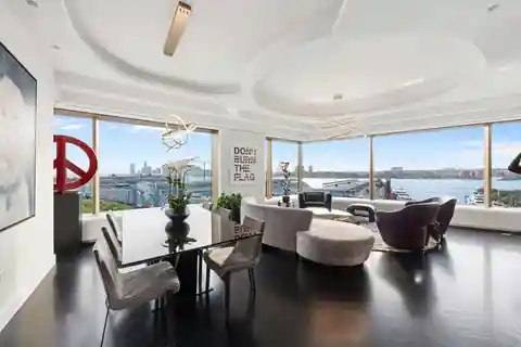 Exquisitely Chic New York Residence