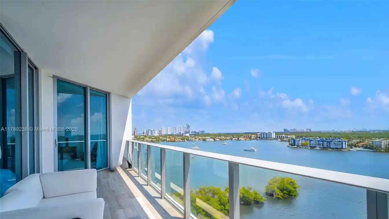 Exquisite High-floor Residence