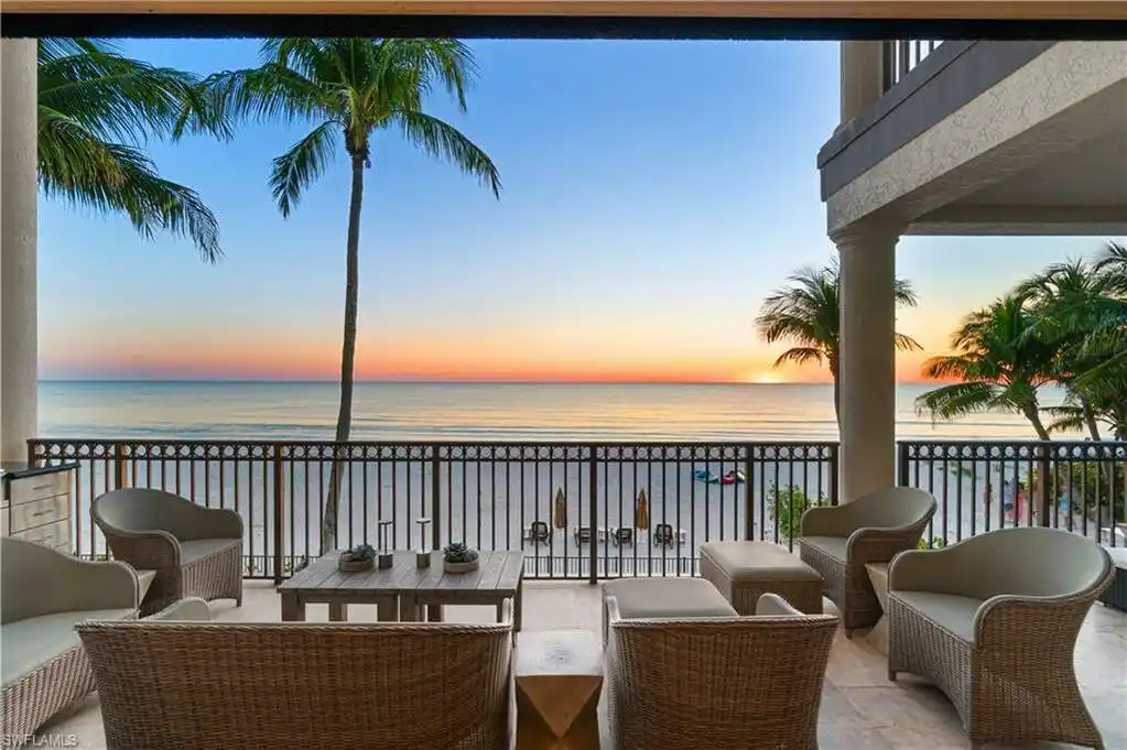 Beautiful Direct Beachfront Home with Spectacular Gulf Views
