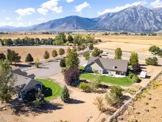 Serene Retreat in the Heart of Carson Valley