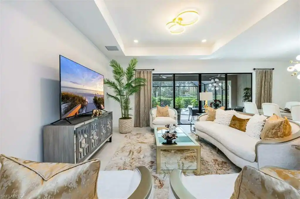 Exquisite Home in Sought-after Ventana Pointe