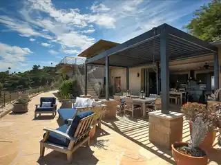 New Contemporary Home with Unbeatable Views