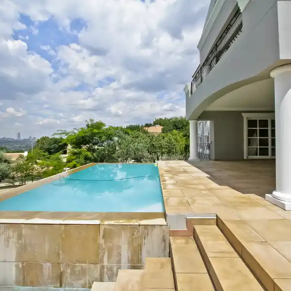 EXCLUSIVE ESTATE RETREAT WITH STUNNING VIEWS