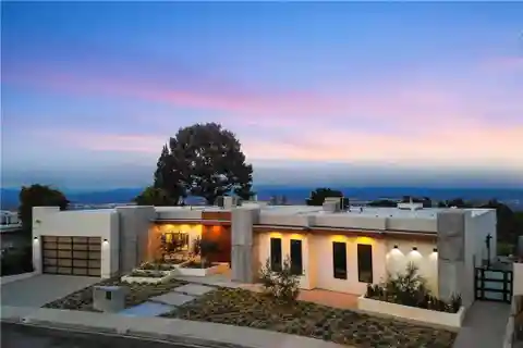 Exquisite Modern Contemporary with Breathtaking Views