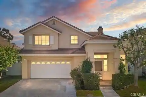Charming Cul-De-Sac Home with Hill Views