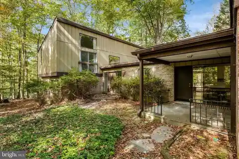 Rare Mid-Century Modern Retreat in Great Falls