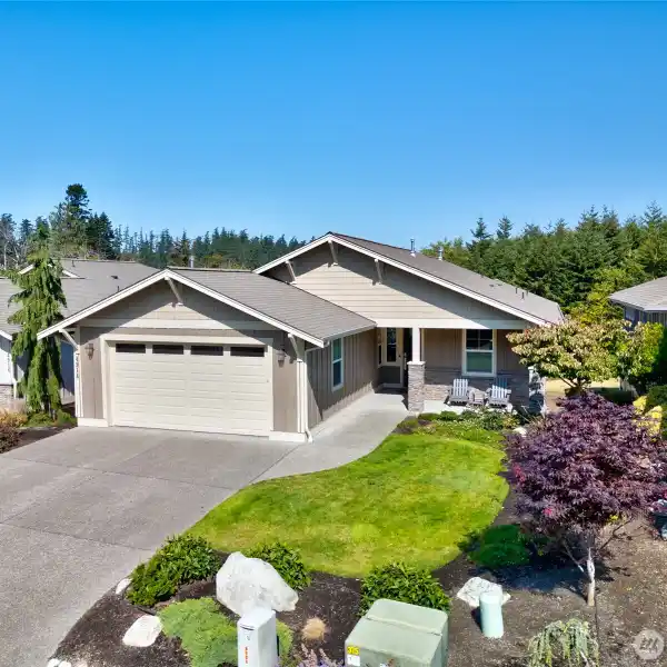 PEACEFUL ENTERTAINER’S DREAM WITH WATERFALL VIEWS