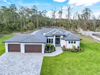 Luxurious Brand New Home