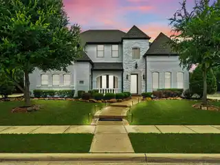 Sophistication and Elegance in Rolling Ridge Estates