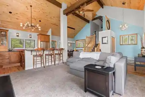 Mountain Charm with Privacy and Flexibility