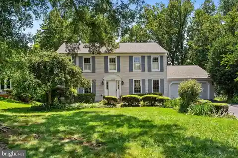 Elegant and Charming Residence in Fairfax
