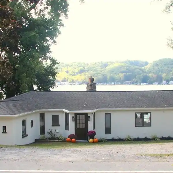 LAKEFRONT RANCH WITH PRIVATE DOCK