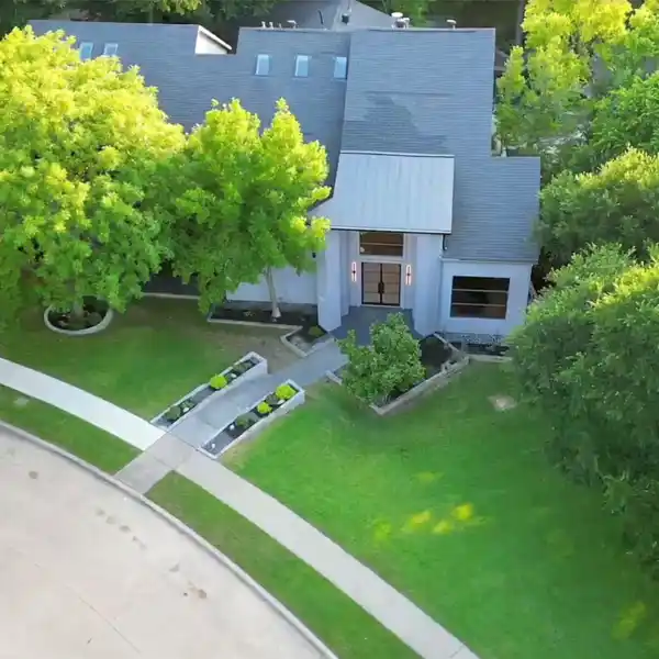 REMARKABLE ESTATE ON A QUIET CUL-DE-SAC
