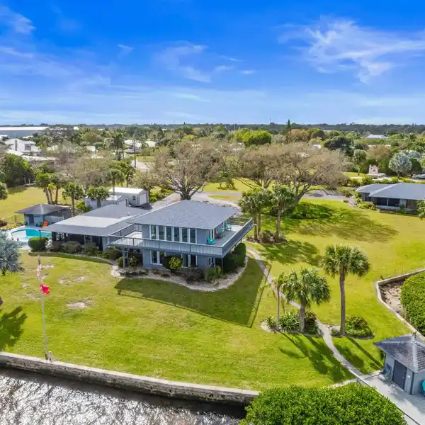 1.75 ACRES ON THE MANATEE POCKET