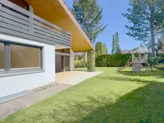 Live Generously – Family Home with Heart, Style and Garden Paradise
