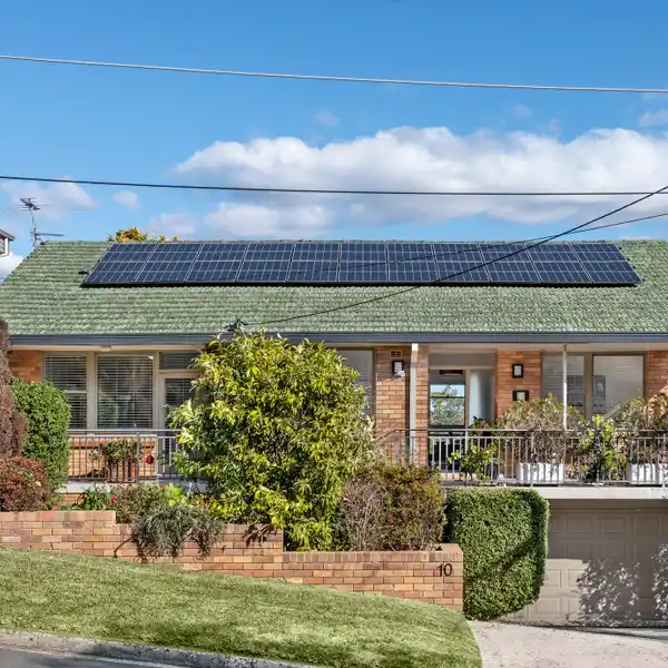 QUALITY FULL-BRICK HOME IN A TRANQUIL SETTING