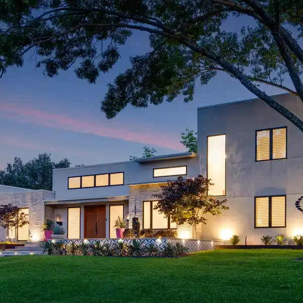 BREATHTAKING MODERN MASTERPIECE