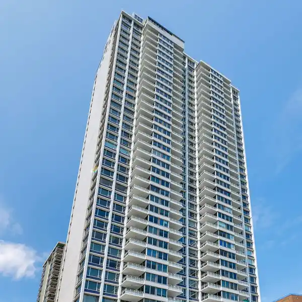 MASTER CRAFTED BEAUTY WITH ICONIC CHICAGO VIEWS