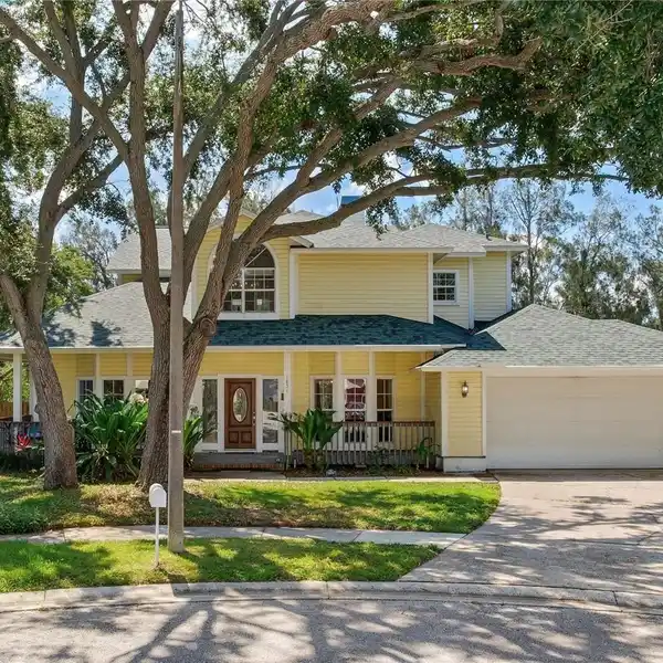 BEAUTIFULLY UPDATED POOL HOME ON A QUIET CUL-DE-SAC