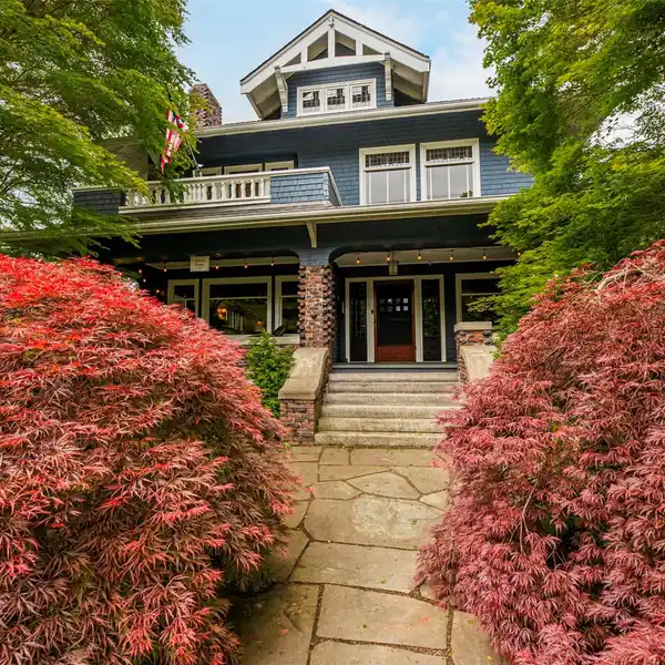 THE ICONIC IVERSON HOUSE