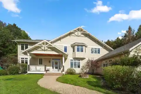 Luxury and Convenience on over 35 Acres