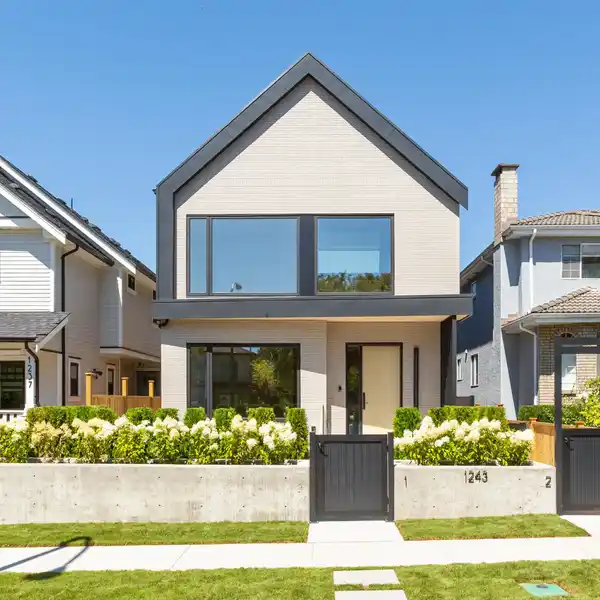 STUNNING MODERN DUPLEX